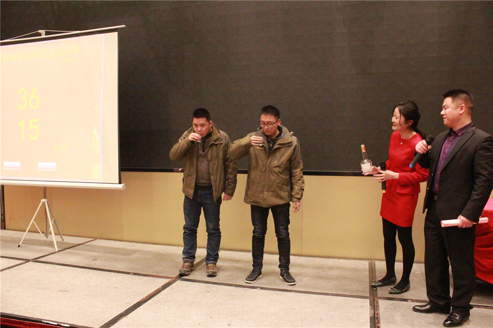 難以表述喜獲大獎(jiǎng)的激動(dòng)，唯有杜康.jpg